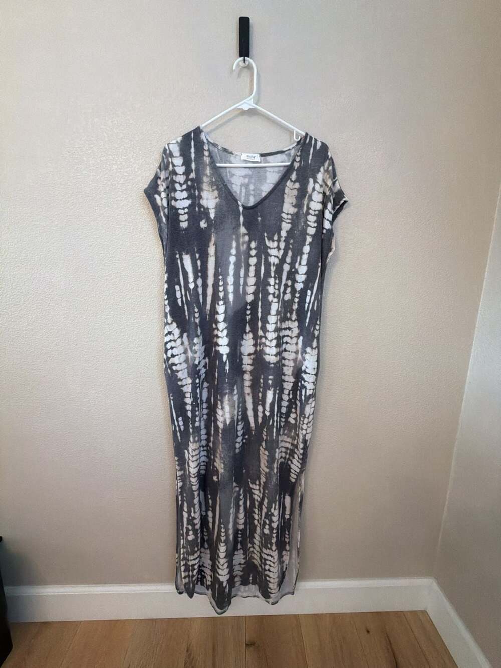 Bluivy Tie Dye V-Neck Maxi Dress